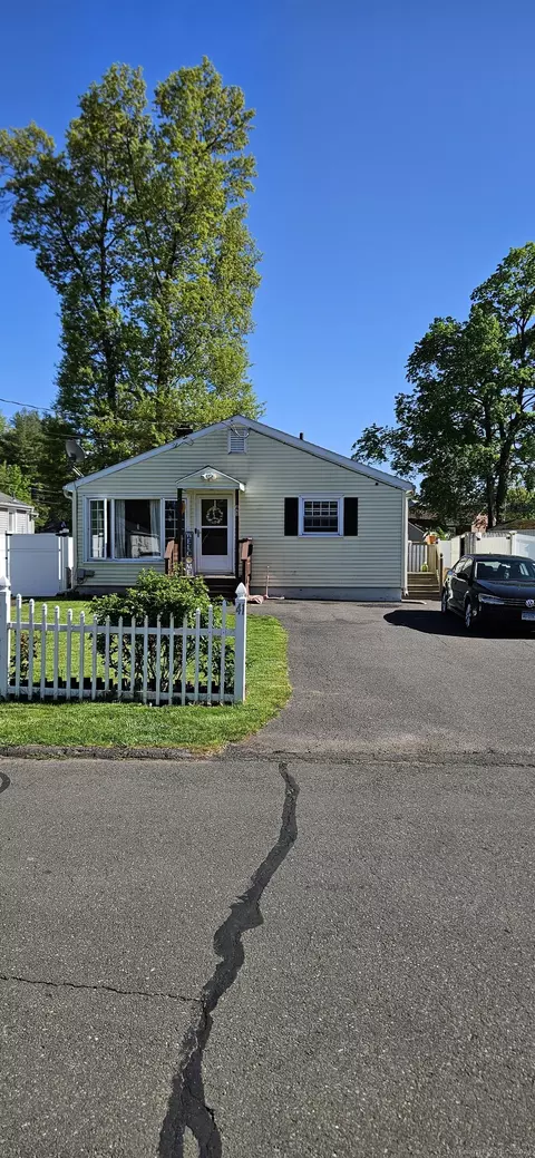 41 Lyondale Rd, Newington, CT 06111