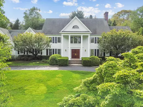 88 Four Winds Ln, New Canaan, CT 06840