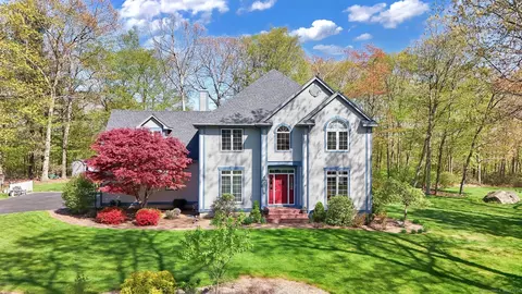 34 Blue Hills Trl, Glastonbury, CT 06033