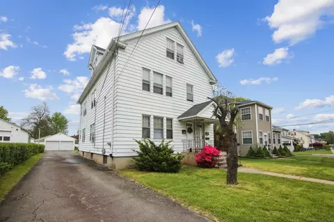 262 Linnmoore St, Hartford, CT 06106