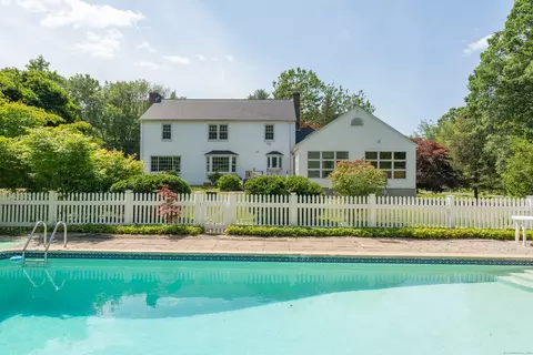 11 Winthrop Rd, Guilford, CT 06437