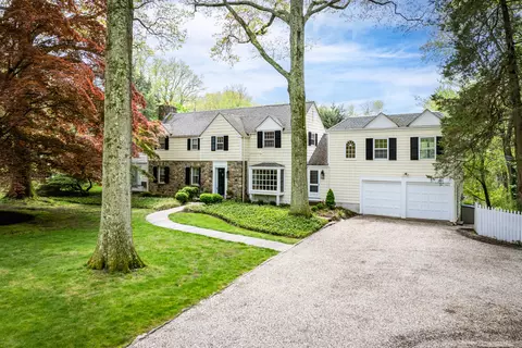 182 W Hill Rd, Stamford, CT 06902