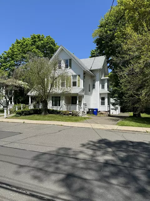 19 Laurel St, Branford, CT 06405