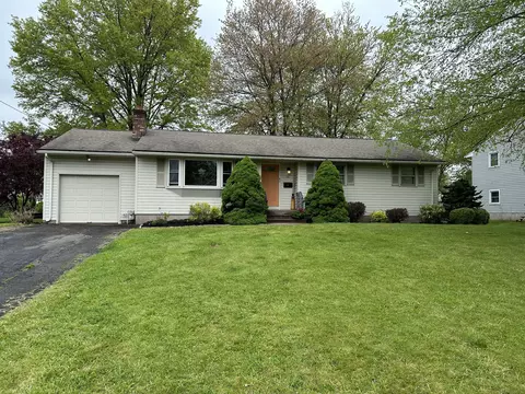 58 Old Musket Dr, Newington, CT 06111