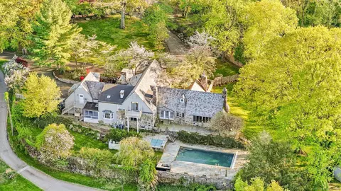37 Mayapple Rd, Stamford, CT 06903