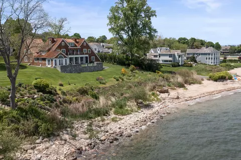 16 Fairview Ave, Stamford, CT 06902