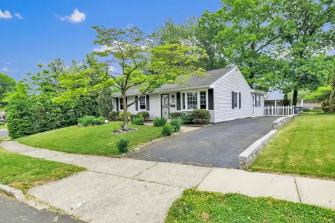 184 Seaflower Rd, Milford, CT 06460