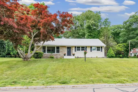 88 Woolsley Ave, Trumbull, CT 06611