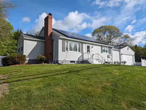 375 Gay Hill Rd, Montville, CT 06382
