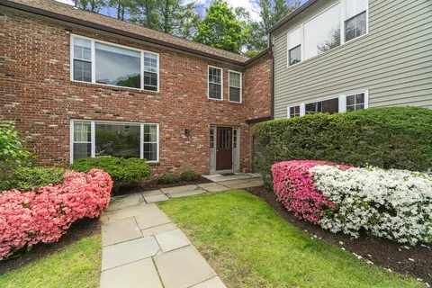 9 Village Walk #9, Wilton, CT 06897