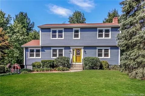 117 Old Castle Dr, Monroe, CT 06468