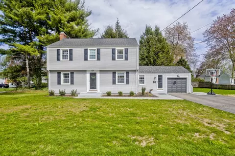 67 Hartwell Rd, West Hartford, CT 06117