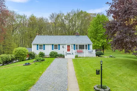 27 Pond Circle Rd, Westbrook, CT 06498