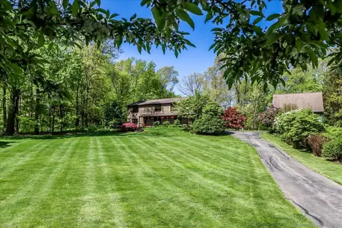 10 Fox Run, New Milford, CT 06776