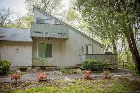 1 Polpis Ln #1, Guilford, CT 06437