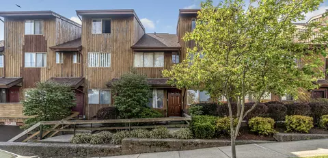 109 Dean Pl #109, Bridgeport, CT 06610