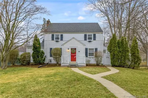 107 N Main St, West Hartford, CT 06107