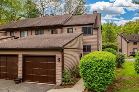74 Wynwood Dr, Enfield, CT 06082