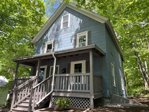 23 Curtice St, Winchester, CT 06098