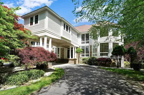 45 Fawn Run, Glastonbury, CT 06033