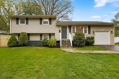 280 Katona Dr, Fairfield, CT 06824