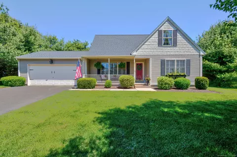 17 Harvest Ln, East Granby, CT 06026