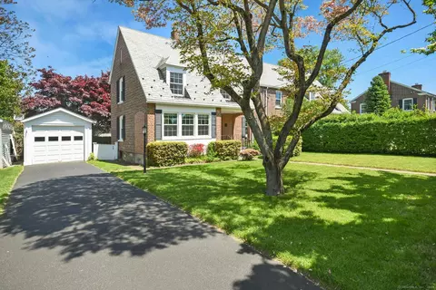 50 Roanoke Ave, Fairfield, CT 06824