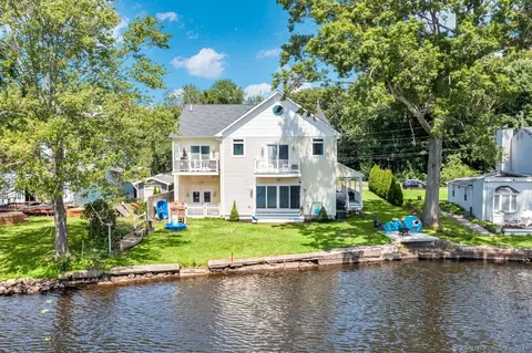 45 Clear Lake Rd, Guilford, CT 06437