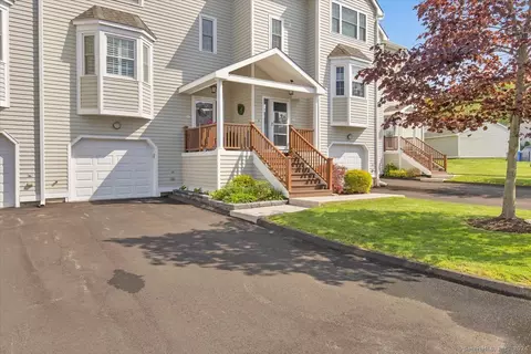 19 Saint Andrews Cir #2, Wallingford, CT 06492