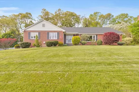 44 Robert Rd, Manchester, CT 06040