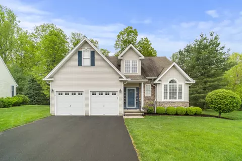 10 Whiting Ct #10, Northford, CT 06472