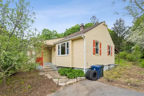 66 Gifford Ave, Willimantic, CT 06226