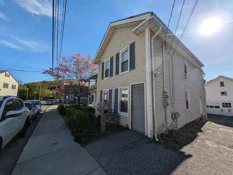 17 Chestnut St, Winchester, CT 06098