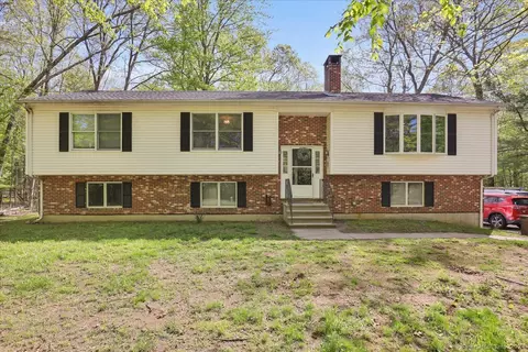 162 Cedar Swamp Rd, Mansfield, CT 06268