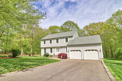 2 Harvest Hl, Wolcott, CT 06716