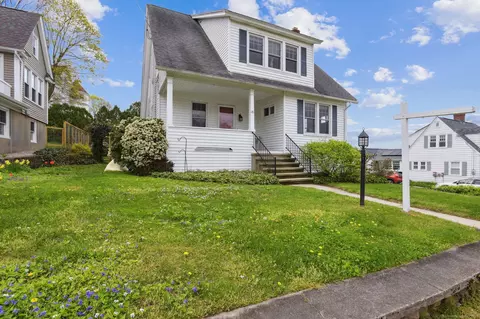 28 Woodlawn Rd, New London, CT 06320