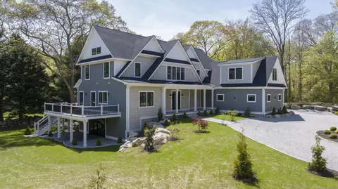 11 School House Rd, Mystic, CT 06355
