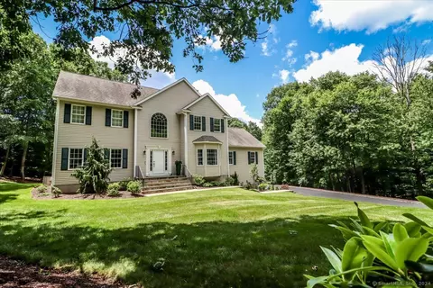 56 Pine Tree Hill Rd, Newtown, CT 06470