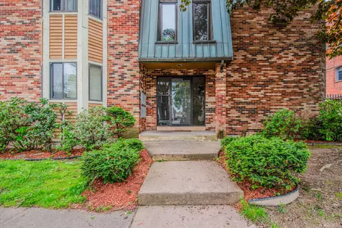 5 Fales St #203, Hartford, CT 06105