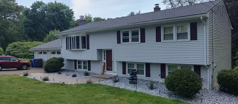 88 Glenmeadow Dr, Northford, CT 06472