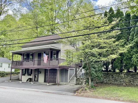30 Pleasant View St, Griswold, CT 06351