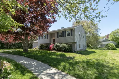 37 Cedar Rd, Clinton, CT 06413