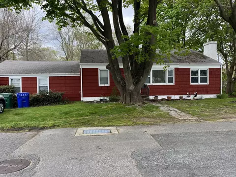 6 Butler Ct, Waterford, CT 06385