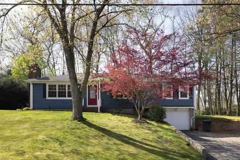 81 Knollwood Dr, Wolcott, CT 06716