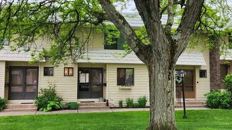 3 Hemlock Ct #3, Cromwell, CT 06416