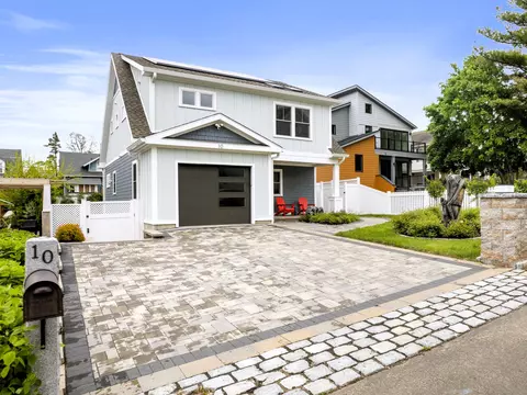 10 Cocheco Ave, Branford, CT 06405