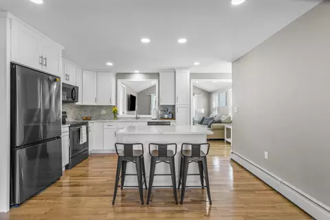 135 Baldwin St, West Haven, CT 06516