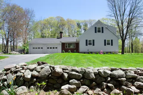 162 Niles Rd, New Hartford, CT 06057