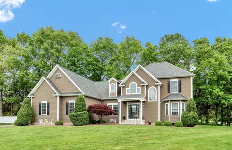10 Pearl Ln, Rocky Hill, CT 06067