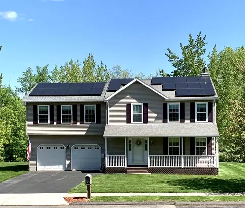310 Briarwood Ln, Middletown, CT 06457